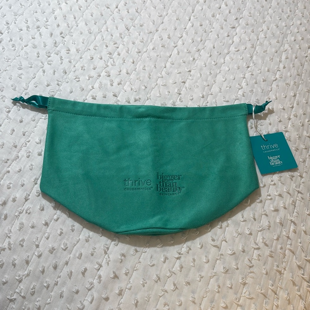 NWT Thrive Teal Drawstring Make Up Bag - Picture 2 of 3